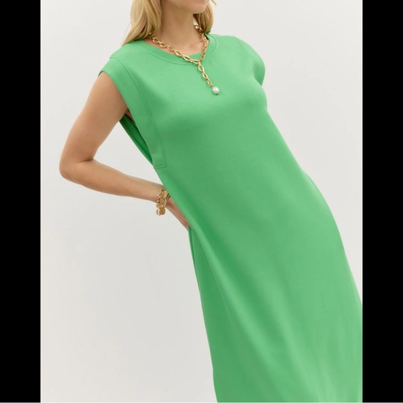 Chic NWTs Kelly Green Sleeveless Maxi Dress with Pockets Stretchy Comfy Small - Picture 4 of 8